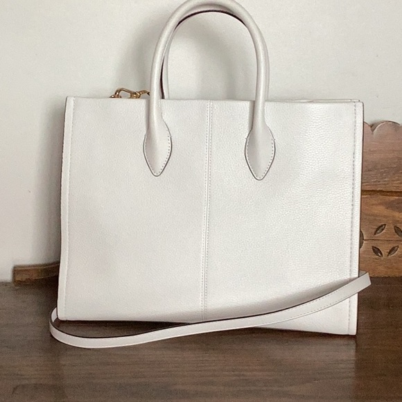 Micheal Kors Pride with bonus pin - Picture 4 of 9